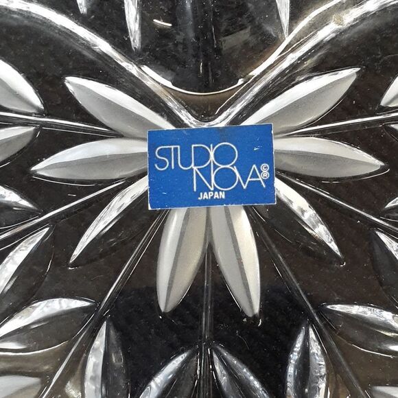 Crystal etched leaf design heart shaped bowl -Studio Nova Japan - Picture 2 of 6